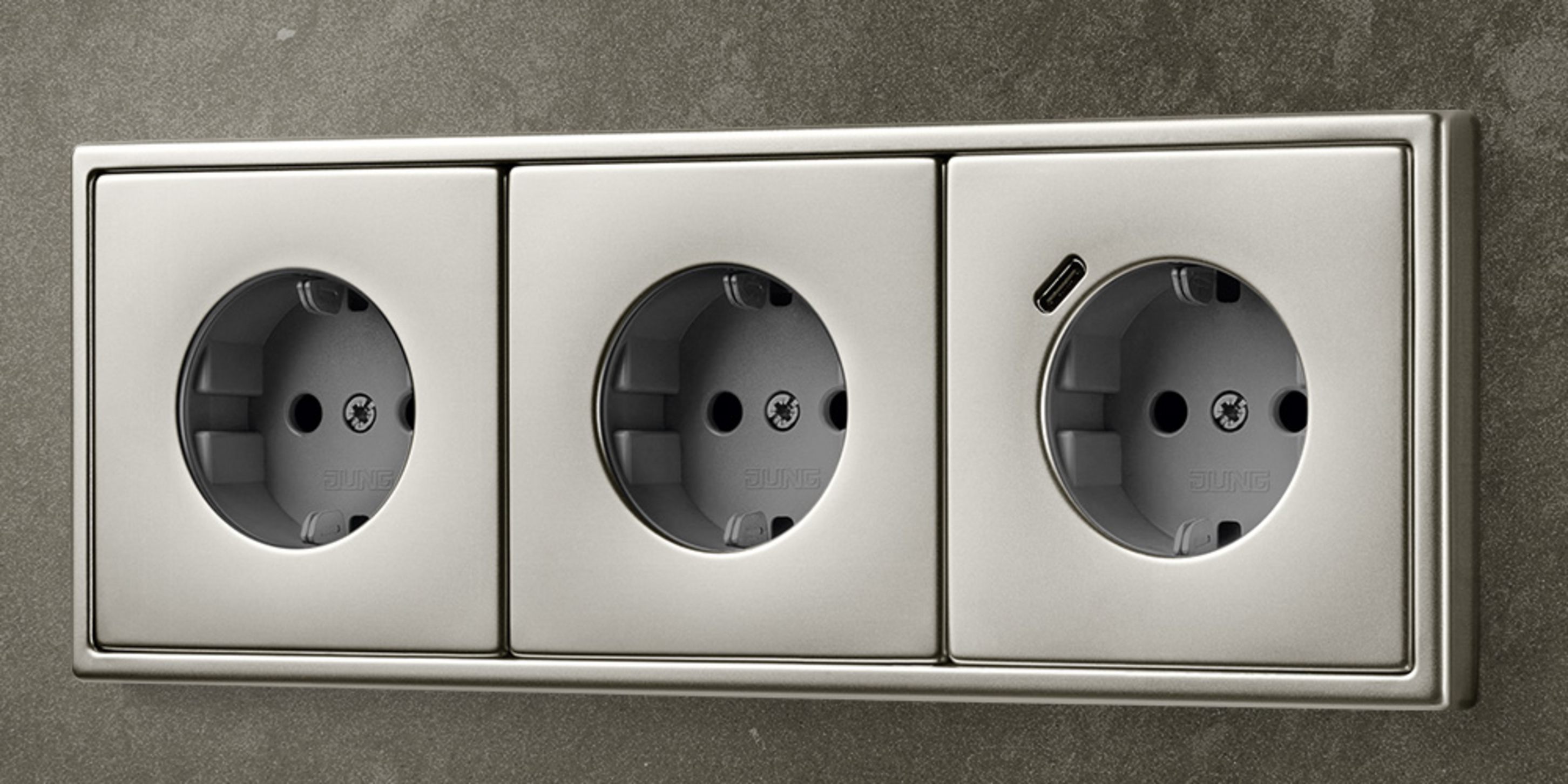 SCHUKO® Steckdosen mit USB bei ELMÜ Elektro/Elektronik GmbH in Mühlhausen