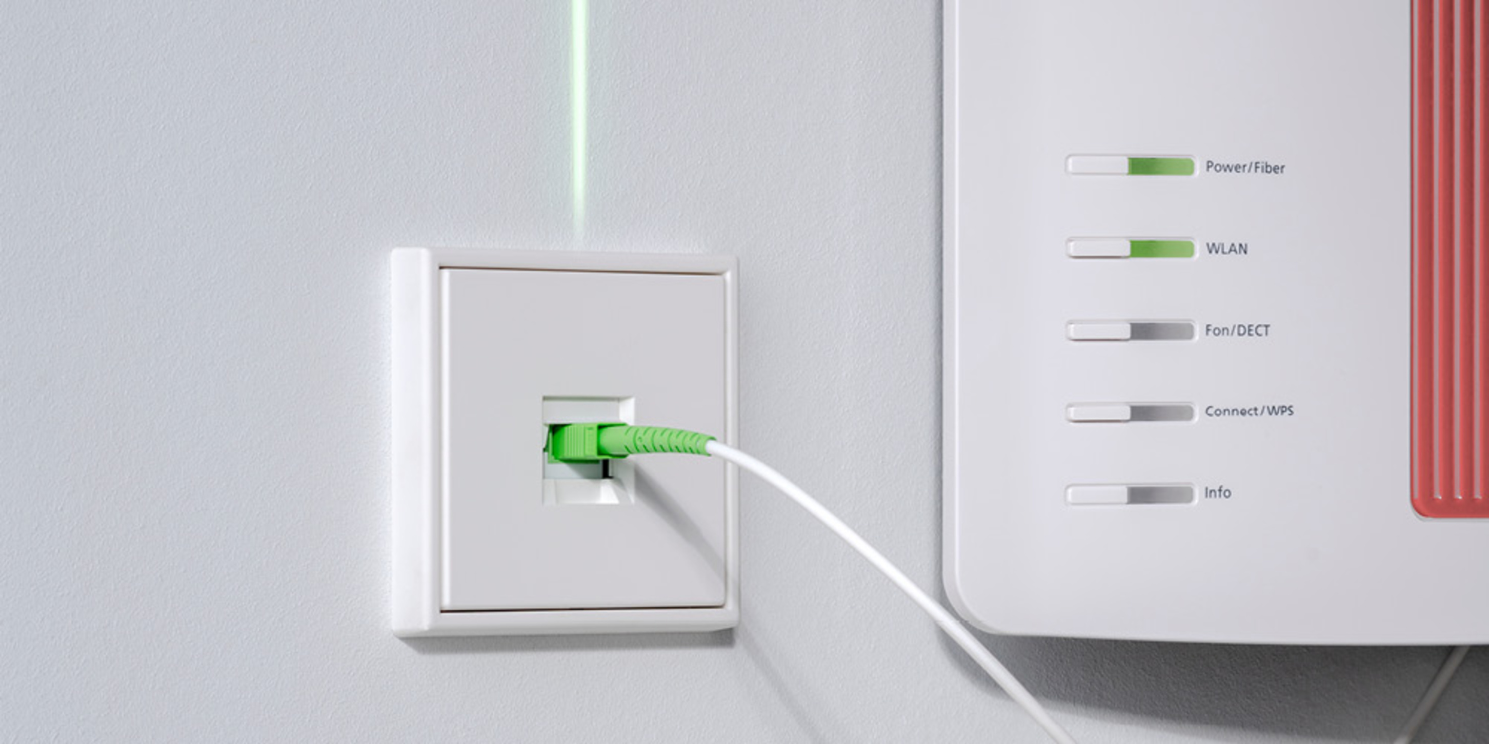 Die neuen Glasfaser-Anschlussdosen bei ELMÜ Elektro/Elektronik GmbH in Mühlhausen